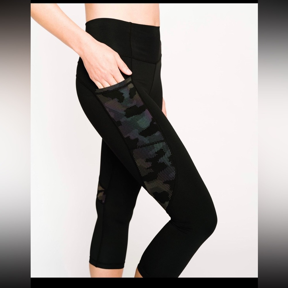 Zyia Reflective Capri